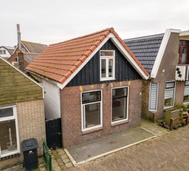 Hoofdafbeelding Dwinger 10